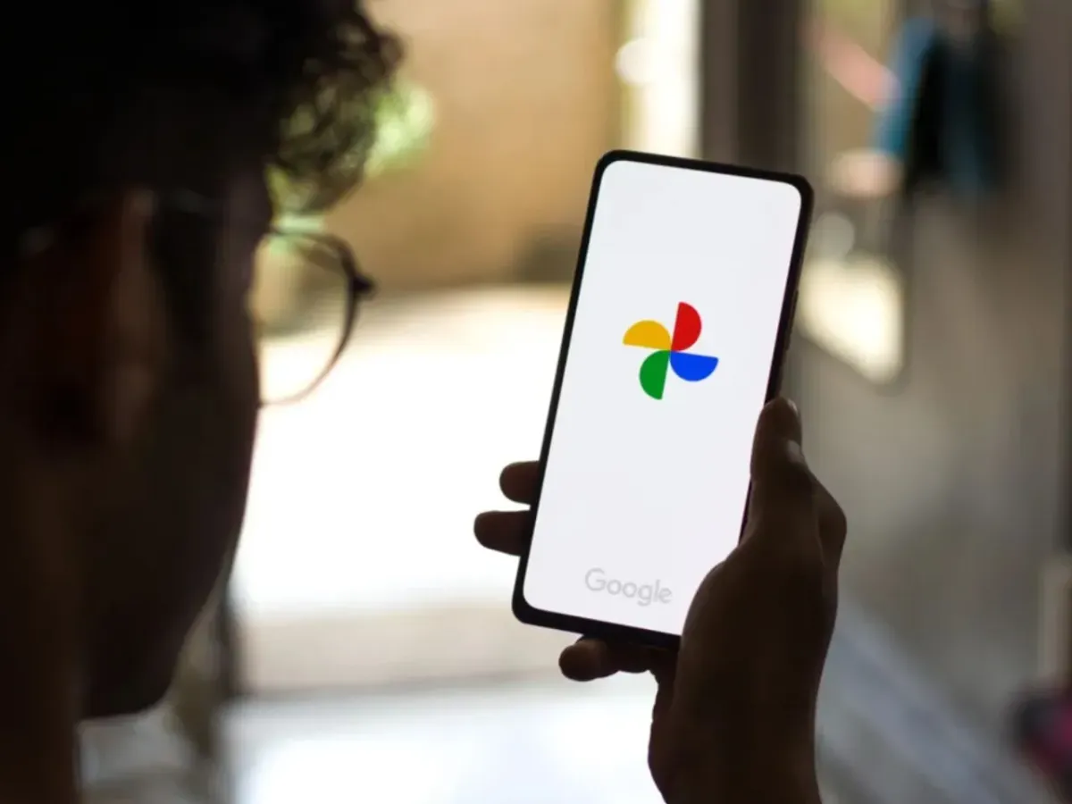 Gemini agora integra o Google Fotos no Android e permite buscas por imagens com comandos simples