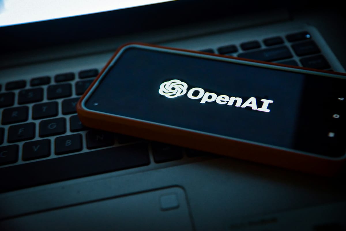 OpenAI e Jony Ive: o que esperar do novo dispositivo de IA que pode mudar o jogo do mercado digital