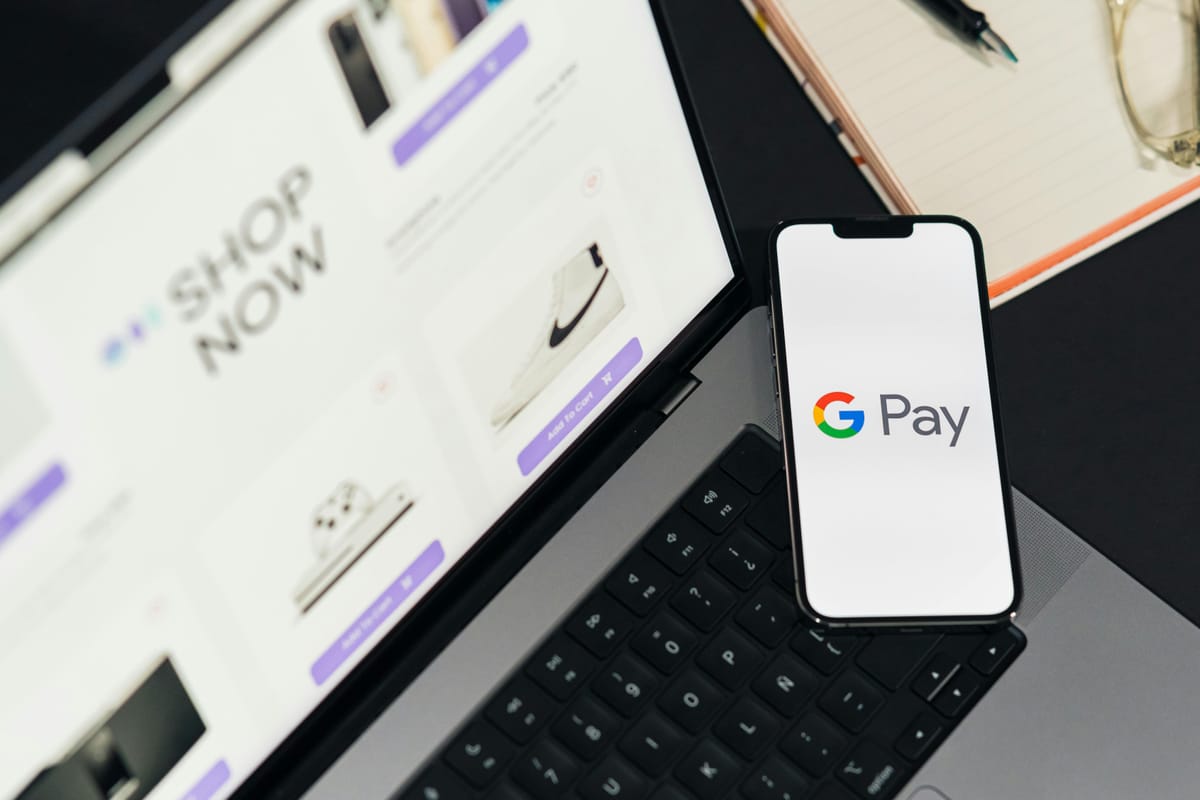 Google testa novo rótulo em anúncios do Shopping destacando o menor preço dos últimos 30 dias