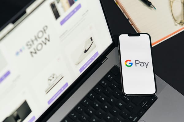 Google testa novo rótulo em anúncios do Shopping destacando o menor preço dos últimos 30 dias