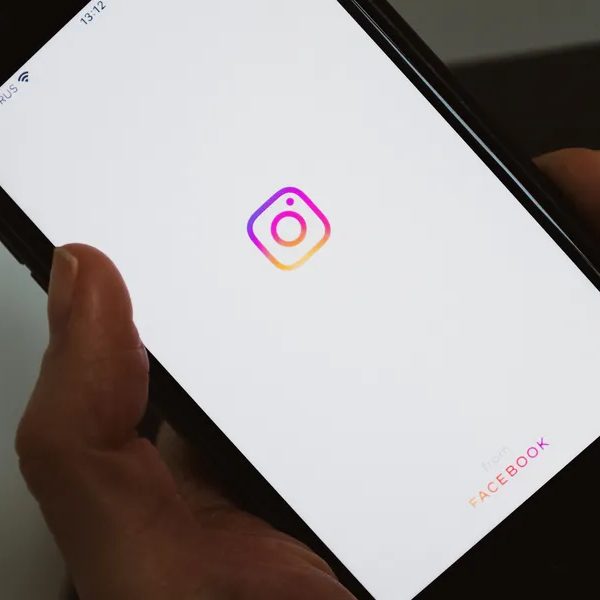 A Meta concordou em pagar 17 mil milhões de dólares (14,6 mil milhões de euros) e em acrescentar medidas de proteção de menores às plataformas Facebook e Instagram