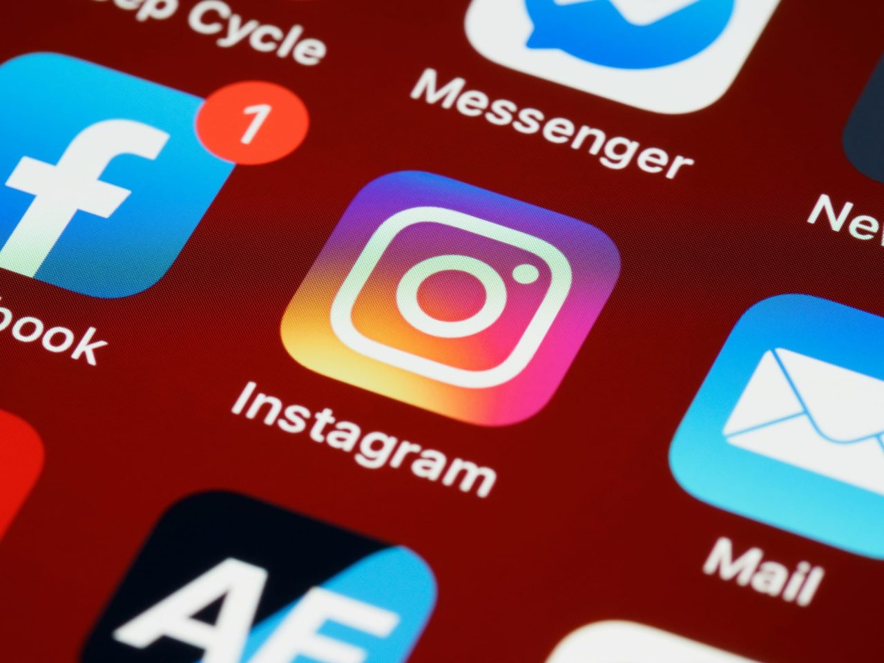 Meta acelera uso de IA para avaliar riscos no Instagram e Facebook